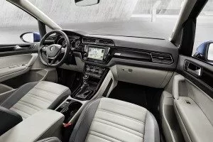 שפע מערכות סיוע לנהג ומערכות בידור, מיזוג אוויר לשלושה אזורים