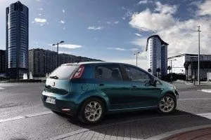 FIAT_Punto_2013