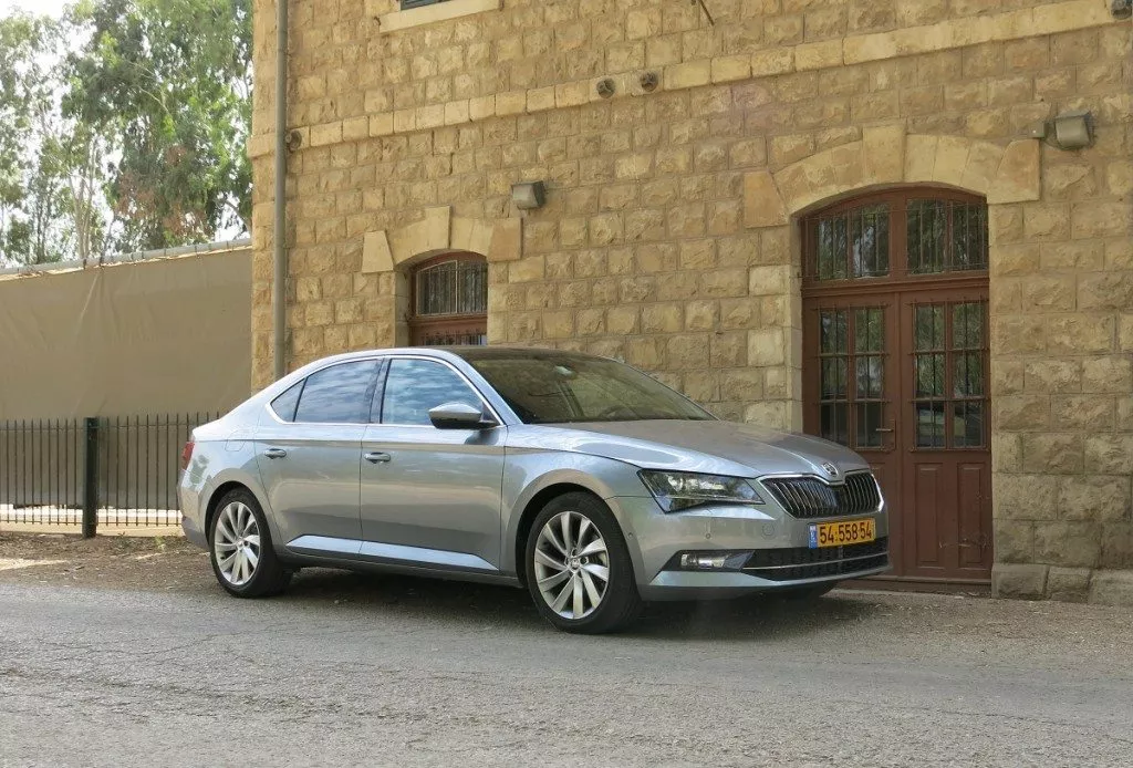 סקודה סופרב 2015 - 002