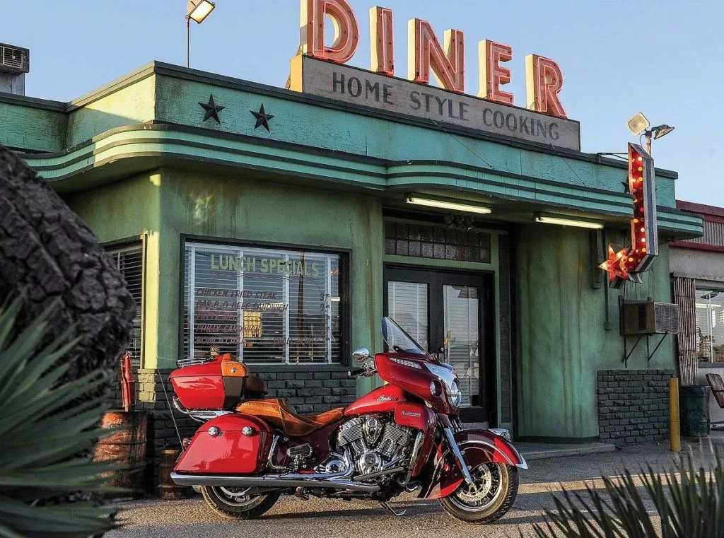 2015-Indian-Roadmaster - 001