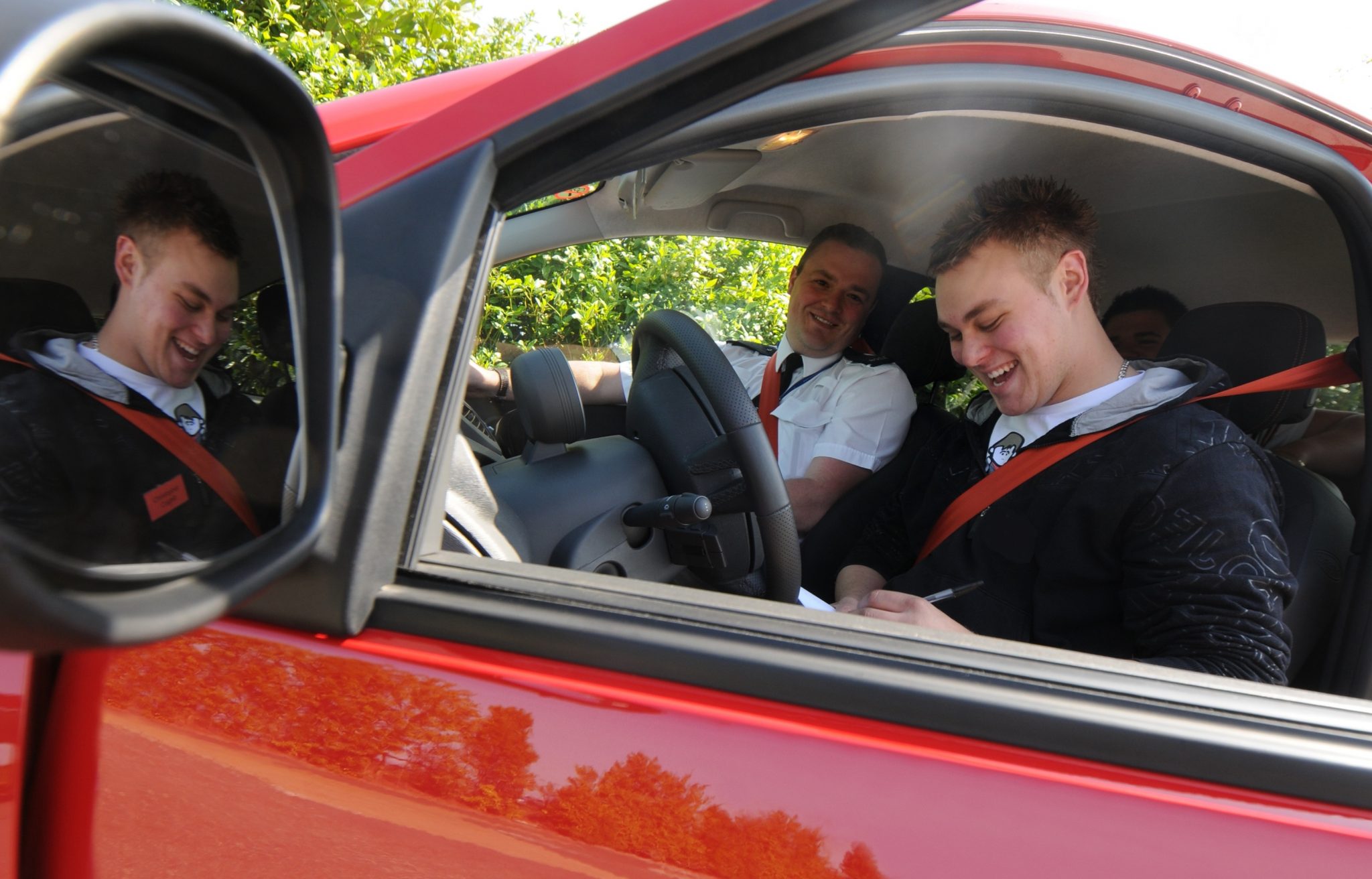 Younger drive. Как водят автомобили в Великобритании