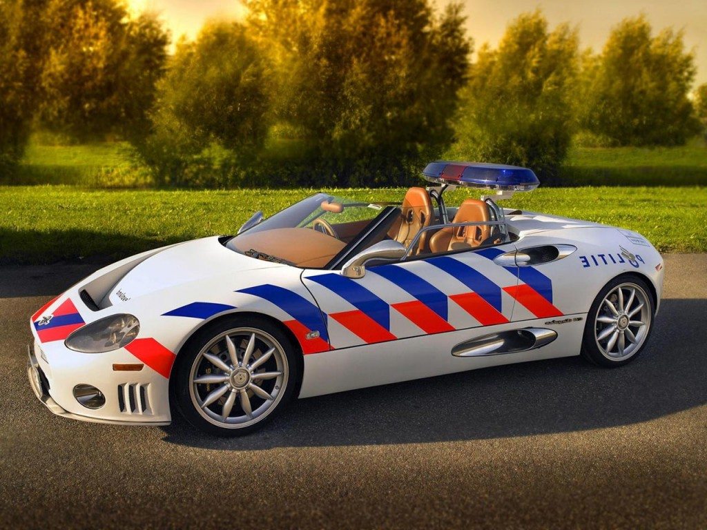spyker-c8-spyder-police-car