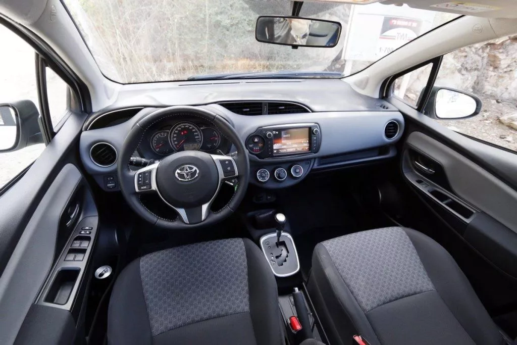 SMALL_mazda 2 baleno yaris_0019