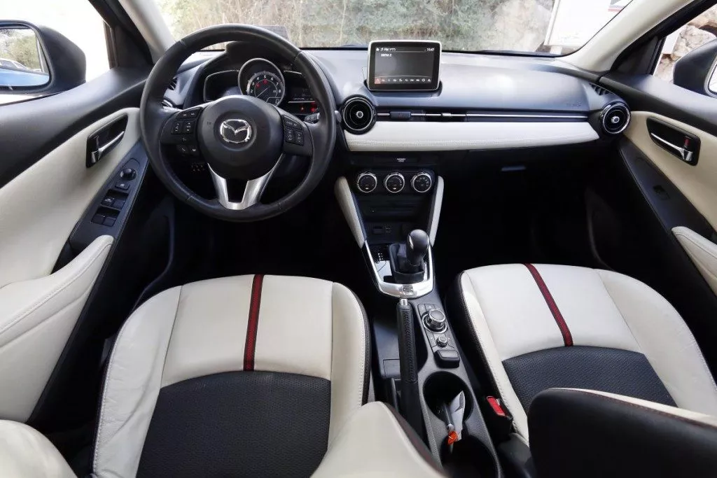 SMALL_mazda 2 baleno yaris_0021