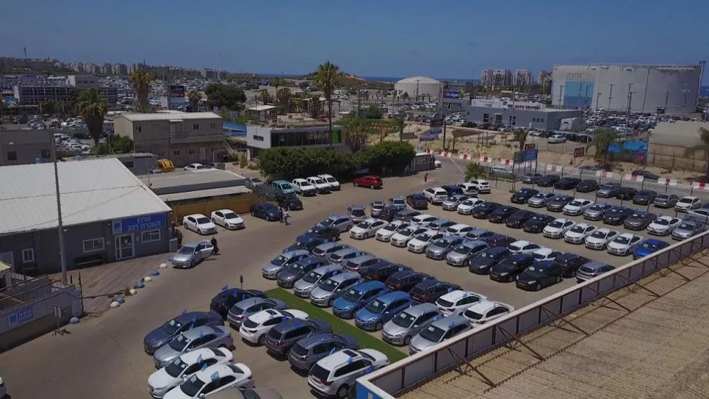 כמה שנים מכונית מחזיקה מעמד וכמה זמן כדאי להחזיק אותה?