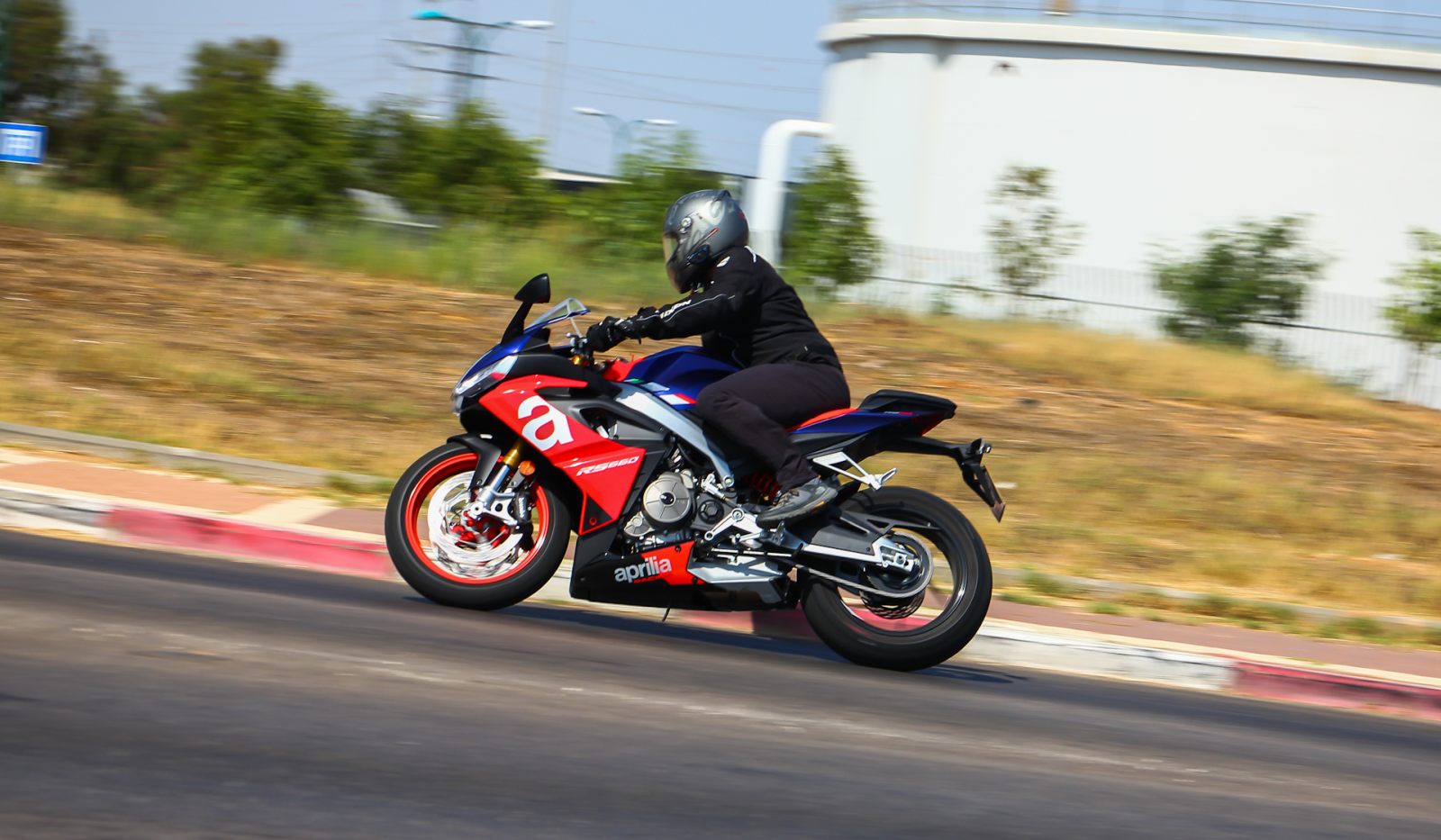 אפריליה RS660 במבחן