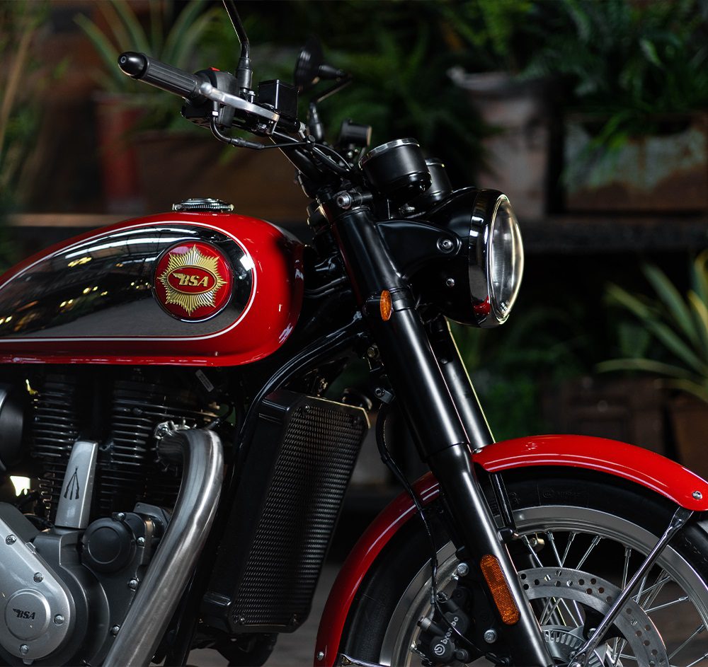 הדגם הראשון של BSA המתחדשת הוא גולדסטאר 650