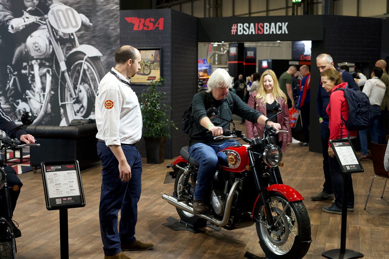 הדגם הראשון של BSA המתחדשת הוא גולדסטאר 650
