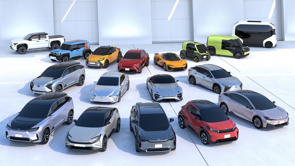 טויוטה ולקסוס מכינות 15 מכוניות חשמליות טהורות חדשות