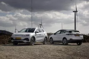 מבחן השוואתי: ג'ילי גאומטרי C מול BYD Atto 3
