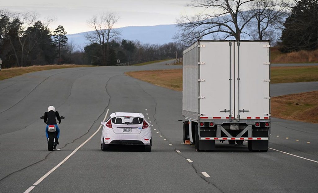 מערכות בלימה אוטונומית מתקשות בזיהוי משאיות ואופנועים