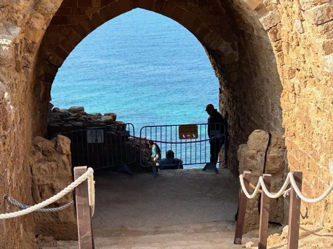 טיול לסופ"ש: אל אפולוניה שעל קצה המצוק