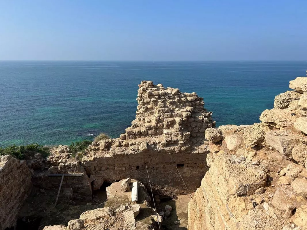 טיול לסופ"ש: אל אפולוניה שעל קצה המצוק