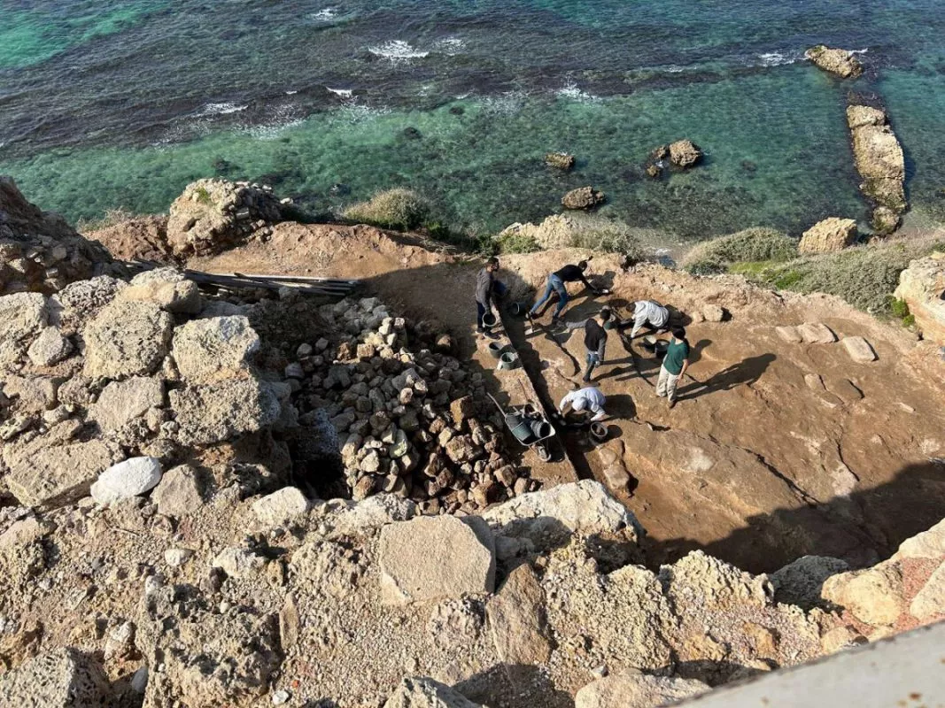טיול לסופ"ש: אל אפולוניה שעל קצה המצוק