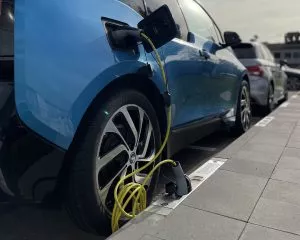 הפתרון האולטימטיבי לטעינה ציבורית של רכב חשמלי