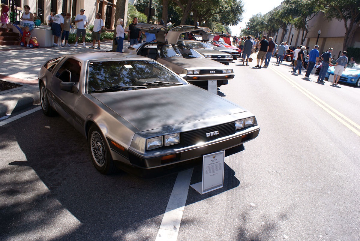 דלוריאן DMC-12 במפגש מועדון 