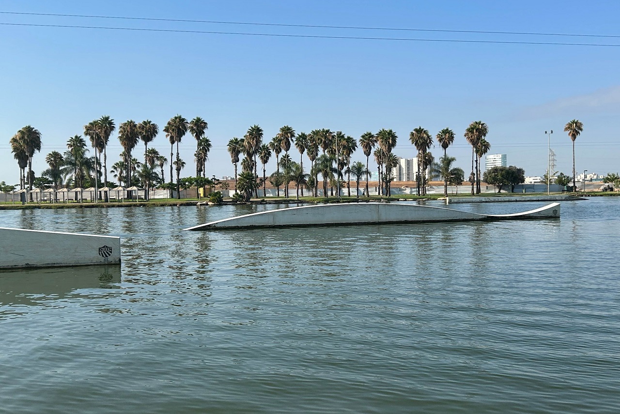 סקי-מים בכבלים ב-Lake-TLV
