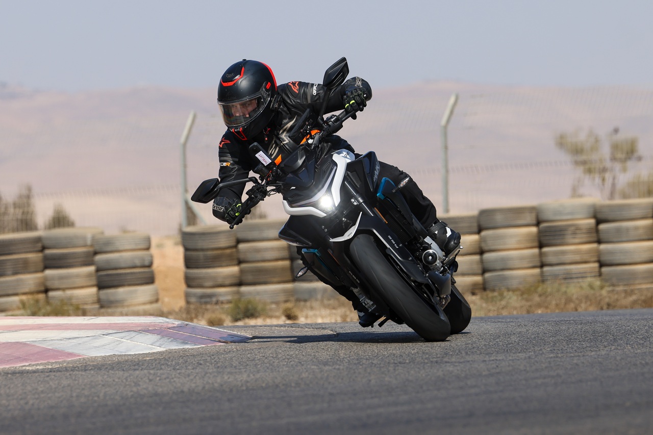 מדובר במכונה מהוקצעת שמשדרת איכות, ליטוש, והרבה אופי