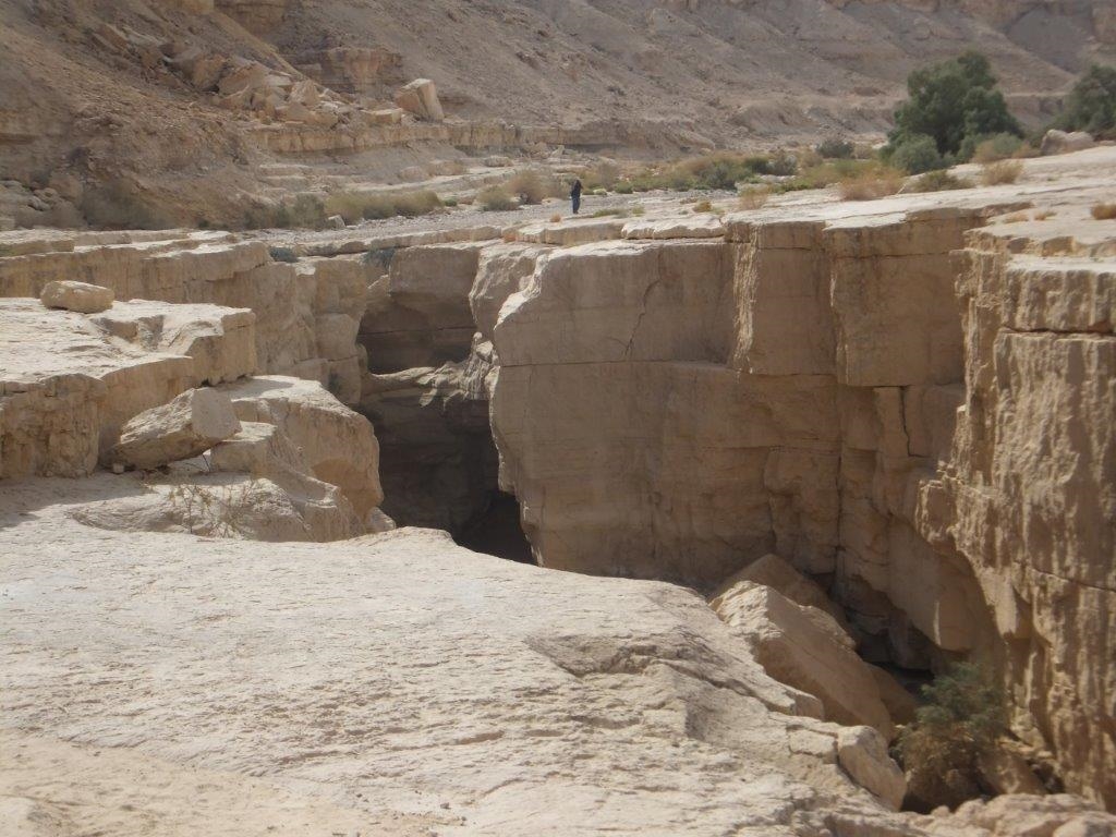 טיול לסופ"ש: אל המכתש הקטן ומעלה עקרבים