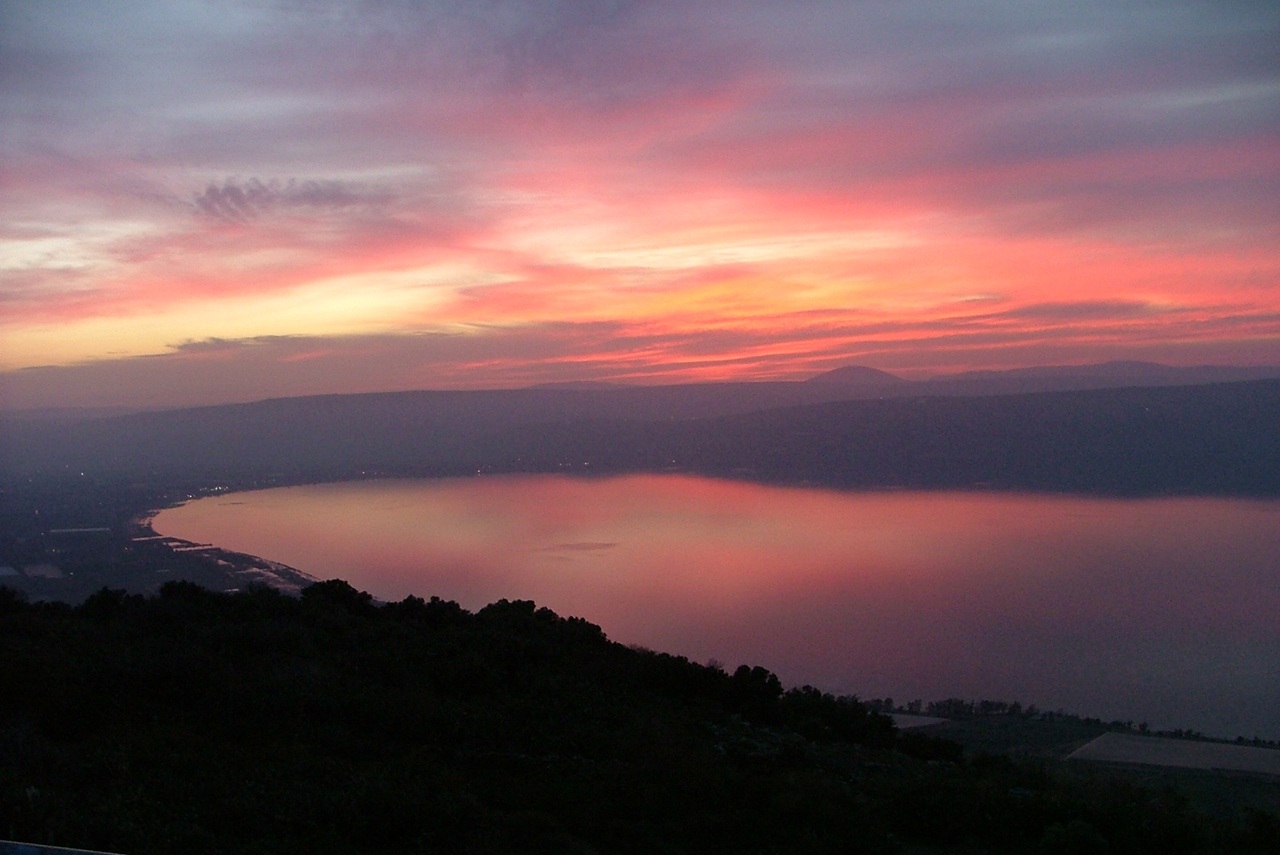 ישנם מועדים סמליים שבהם ראוי לצרוב זיכרון נעים של הרגע היחיד והמיוחד שבו נולד יום חדש או כאשר הוא מסתיים