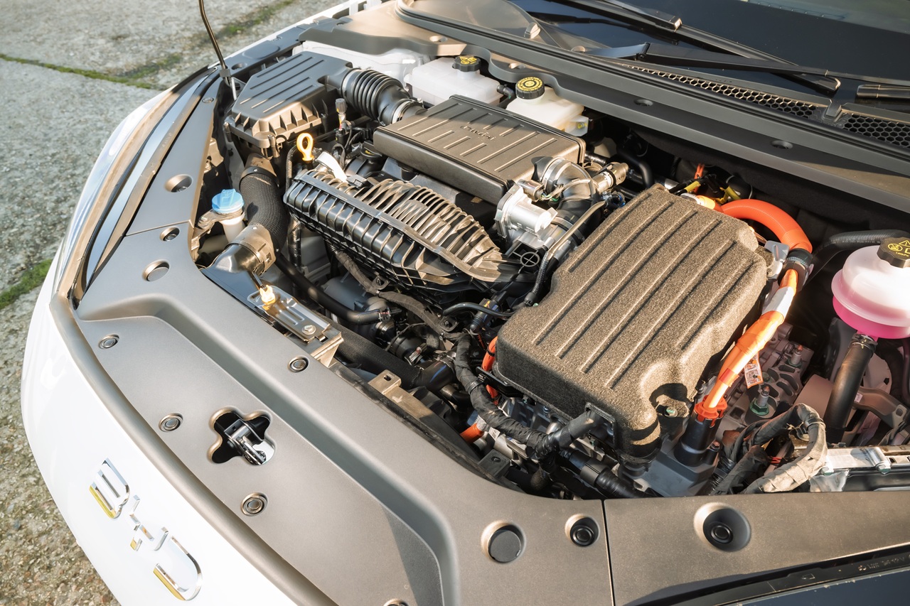 כל הרעיון של היברידית-נטענת זה להשתמש כמה שפחות במנוע הבעירה וכמה שיותר ביכולת ה"חשמלית" של המערכת. התוצאה: ככל שטווח הנסיעה החשמלי של המכונית ארוך יותר עשוי מנוע הבעירה שלא להיות מונע במשך שבועות רבים