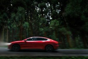 יצרנית הרכב הסינית מכרה פי שלושה כלי רכב מכל הסוגים וכ-600,000 כלי רכב חשמליים יותר מטסלה