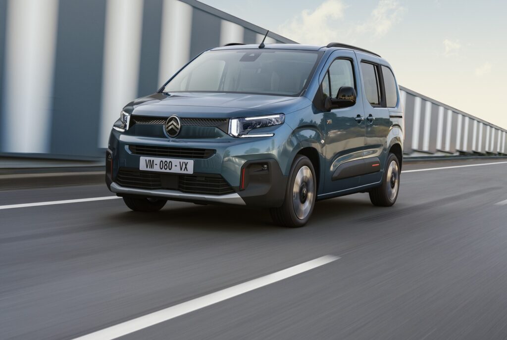 בגלל החשכת לוח השעונים יצרנית הרכב קוראת לתיקון למאות אלפי כלי רכב באירופה, אבל עדיין לא בישראל