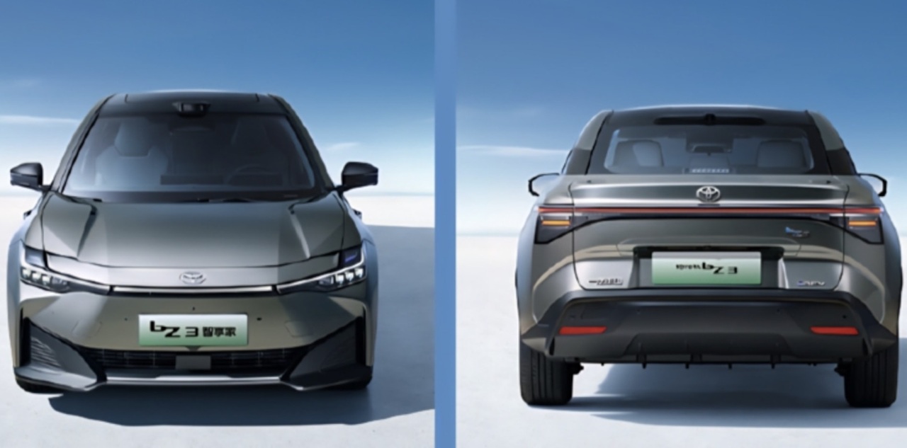 טויוטה השיקה בסין "מהדורה חכמה" של מכונית הסדאן החשמלית bZ3 והיא הרבה יותר מתוחכמת ומאובזרת מכל טויוטה שנמכרת בארץ
