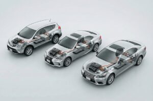 טויוטה מכינה את המהפכה ההיברידית השלישית. הפעם: הנאה מנהיגה