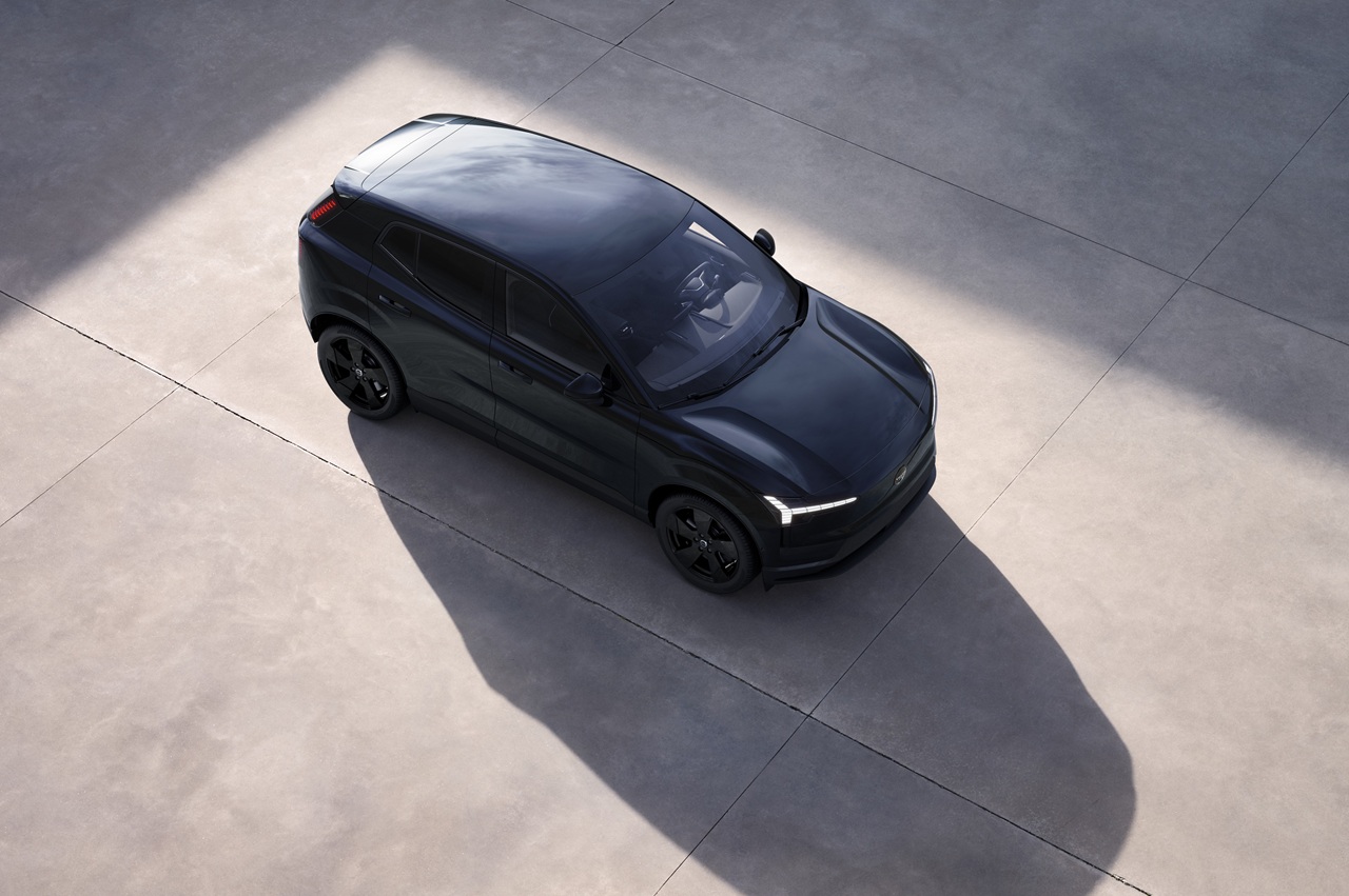 בקשת האישור כנגד וולוו והיבואנית שלה לישראל מעלה מספר סוגיות צרכניות מאוד חשובות אבל קשה להשתחרר מן הרושם שמותירה "מהירות הבזק" שבה היא הוגשה: כשבוע בלבד (!) לאחר שהתובעת הייצוגית קיבלה מן היבואנית הודעת שירות.