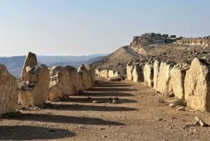 לא צריך סיבות מיוחדות כדי לטייל במכתש רמון – אחד המקומות הייחודיים והמהממים ביופיים בעולם כולו