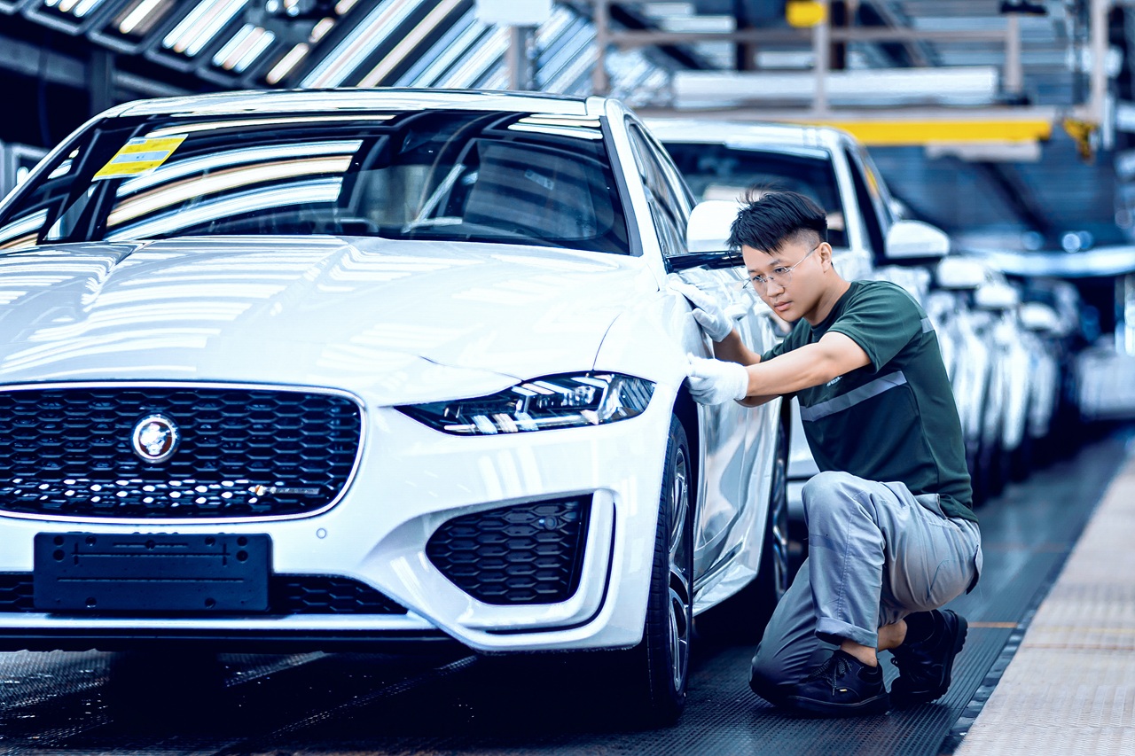 שהדרך שבה יצרניות רכב סיניות משתפות פעולה עם יצרניות זרות השתנתה, וכעת הסינים מביטים החוצה מבעד לפרספקטיבה גלובלית