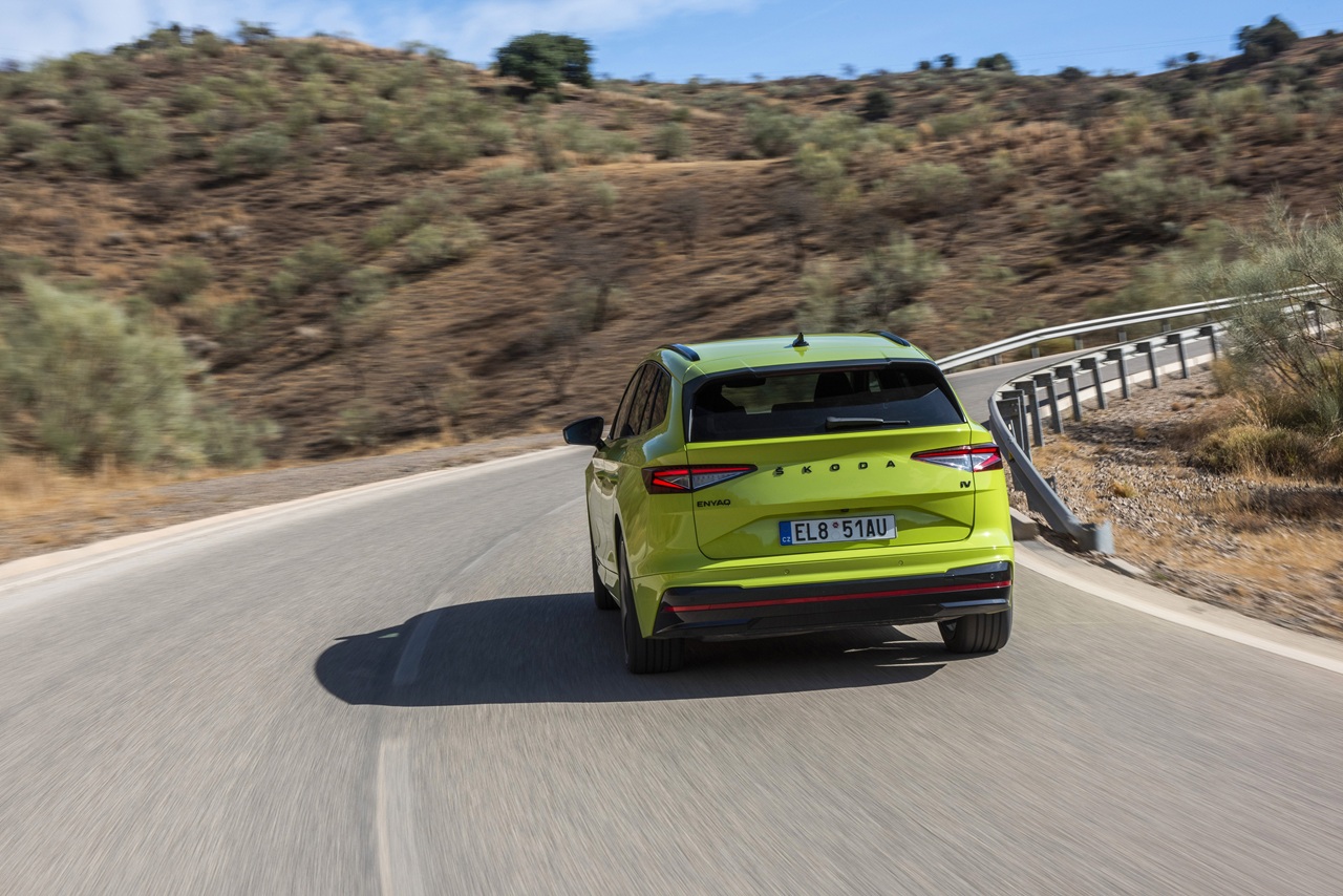 האם אתם מעדיפים לקנות רכב משומש שעבר, לצורך הדיון, 100,000 קילומטרים עם המנוע המקורי שלו, או עם מנוע חדש?