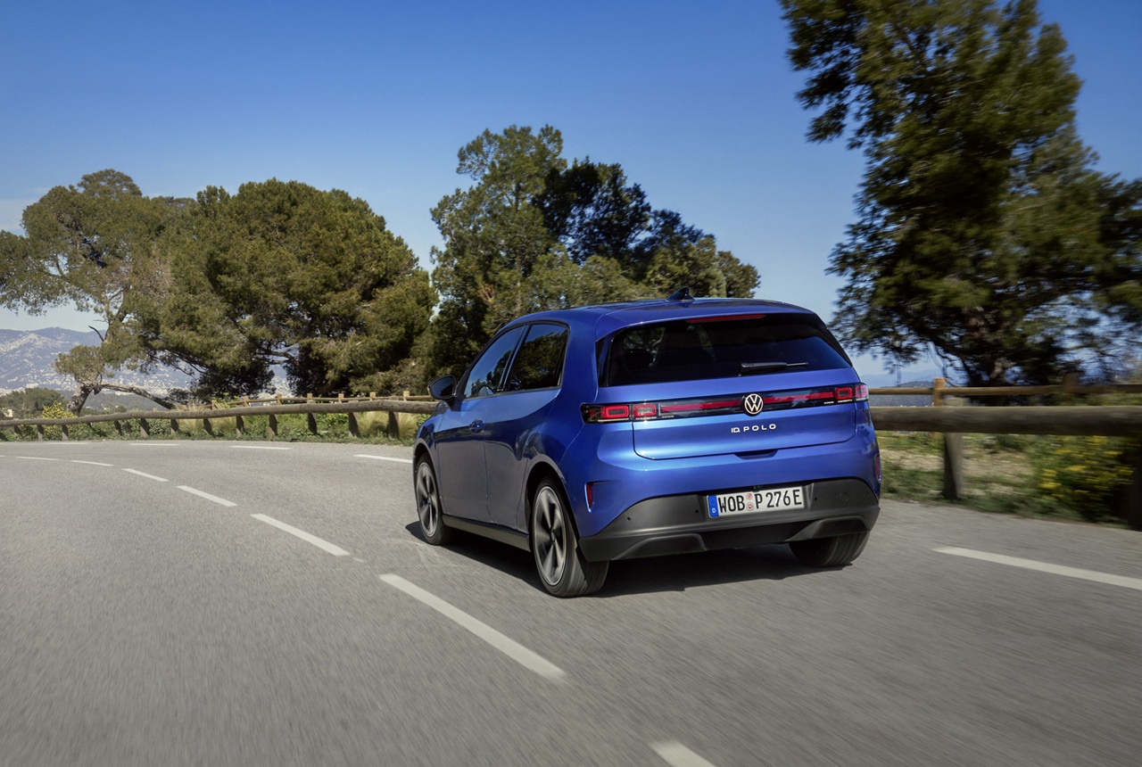 ID פולו מוצעת בשלוש רמות הספק (116, 135 ו-211 כוחות סוס) ושני גודלי סוללה. 