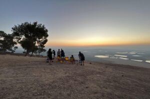 כדי ליהנות באמת מן המסלול הזה צריך להשכים קום ולצאת לכיוון הגלבוע כאשר הכבישים עדיין כמעט ריקים